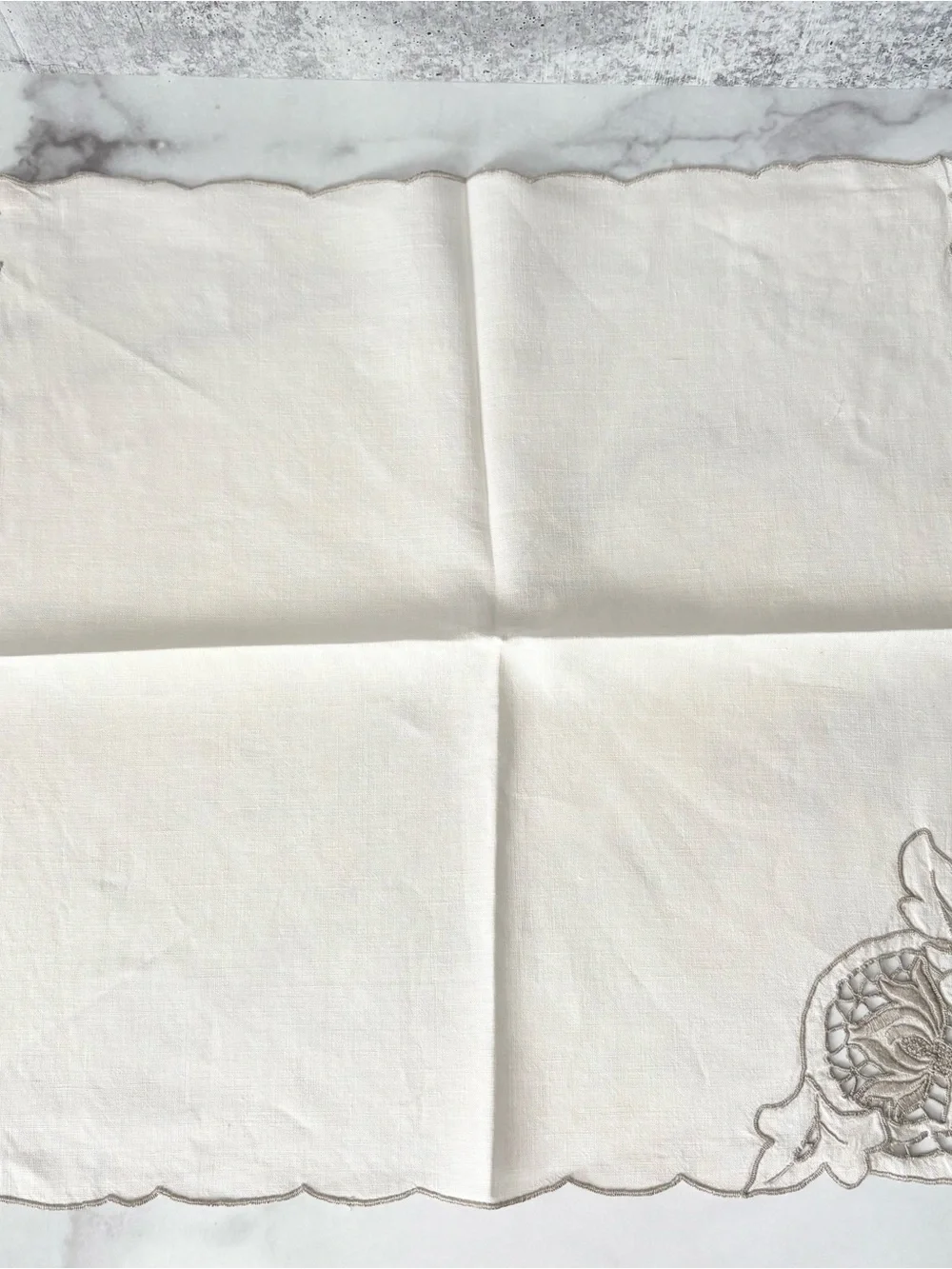 Vintage Linen Napkins Set of 6 Floral Cutwork Embroidered Scalloped Edge